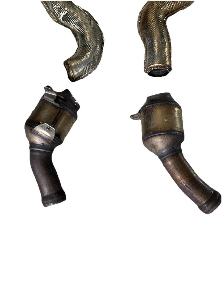 Tubos descendentes Mercedes Benz E63/E63S AMG OEM con convertidor catalítico motor M177 Foto 4 de 4