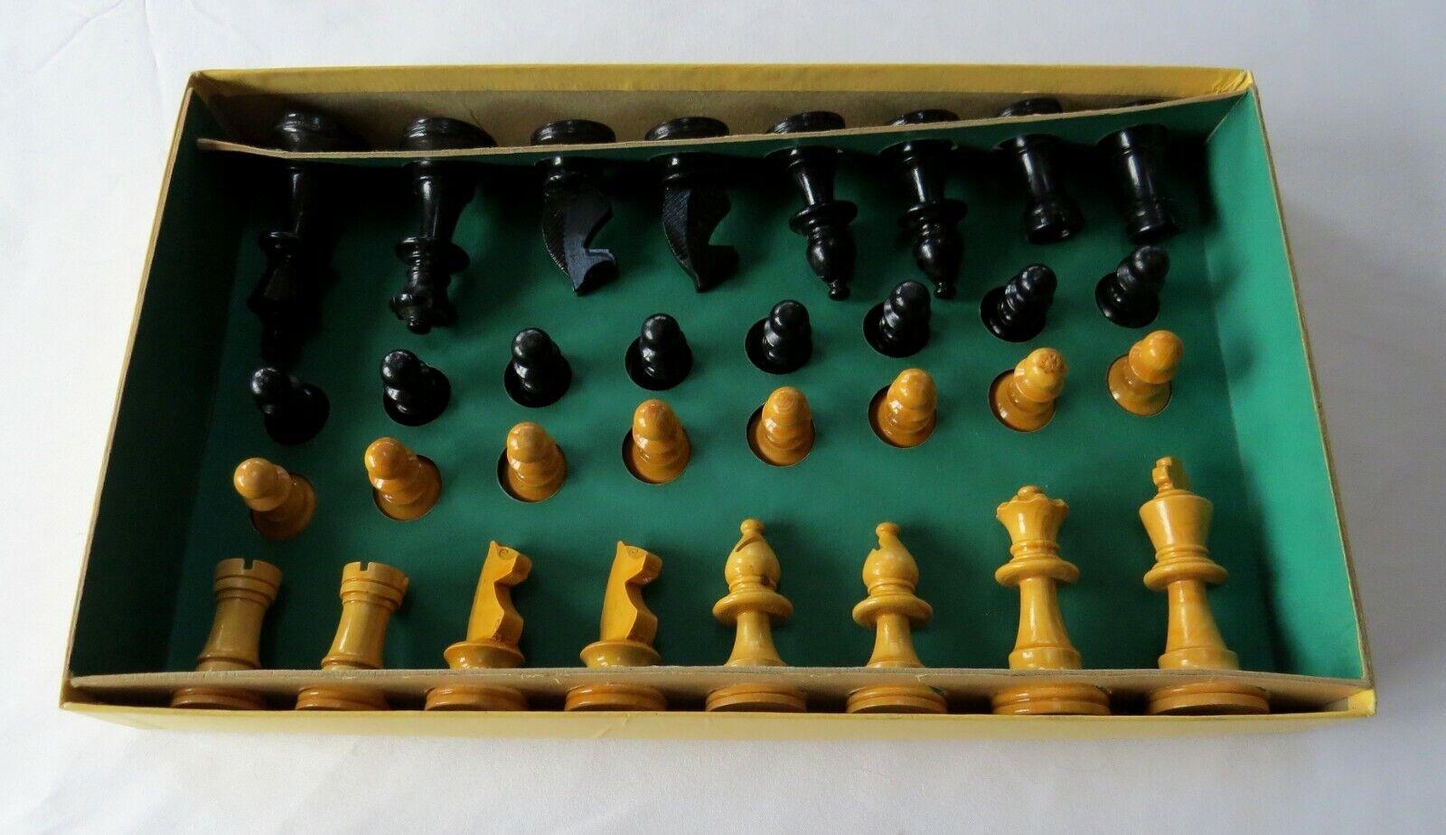 EATONS CANADA HAND-CARVED 28-PIECE CHESS SET MADE IN FRANCE (Read  Description)