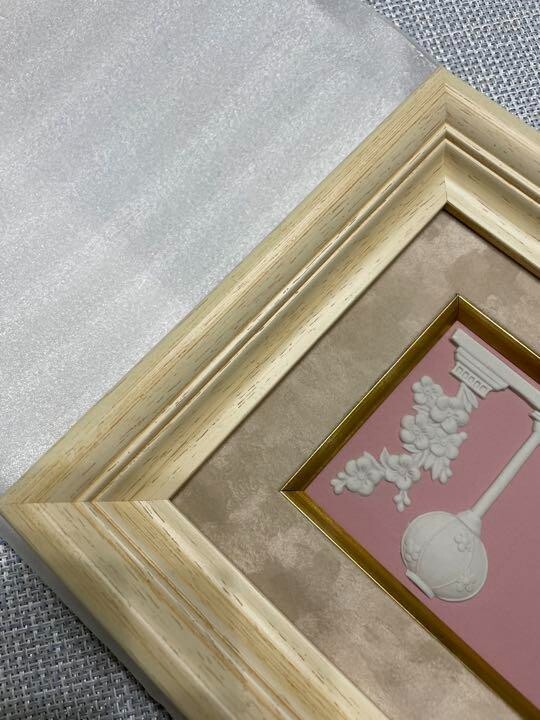 Plaque poupée WEDGWOOD Jasperware Hina encadrée bois rare