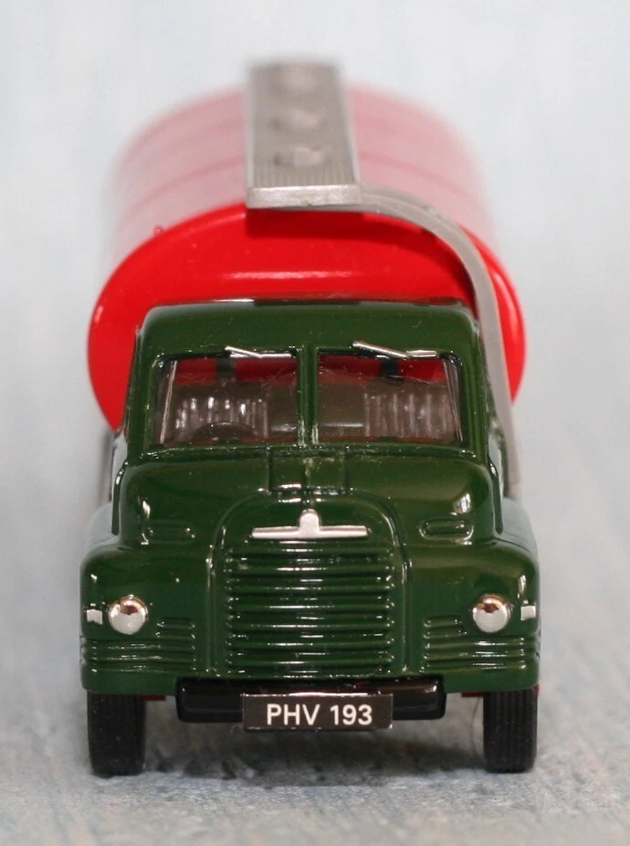 LLEDO VANGUARDS VA7001 BEDFORD S TYPE TANKER BOXED - Image 2 of 4