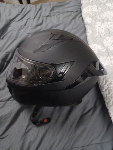 BILT Charger Motorcycle Helmet Large Almost New. Used For One Week. Matte Black - Afbeelding 1 van 9