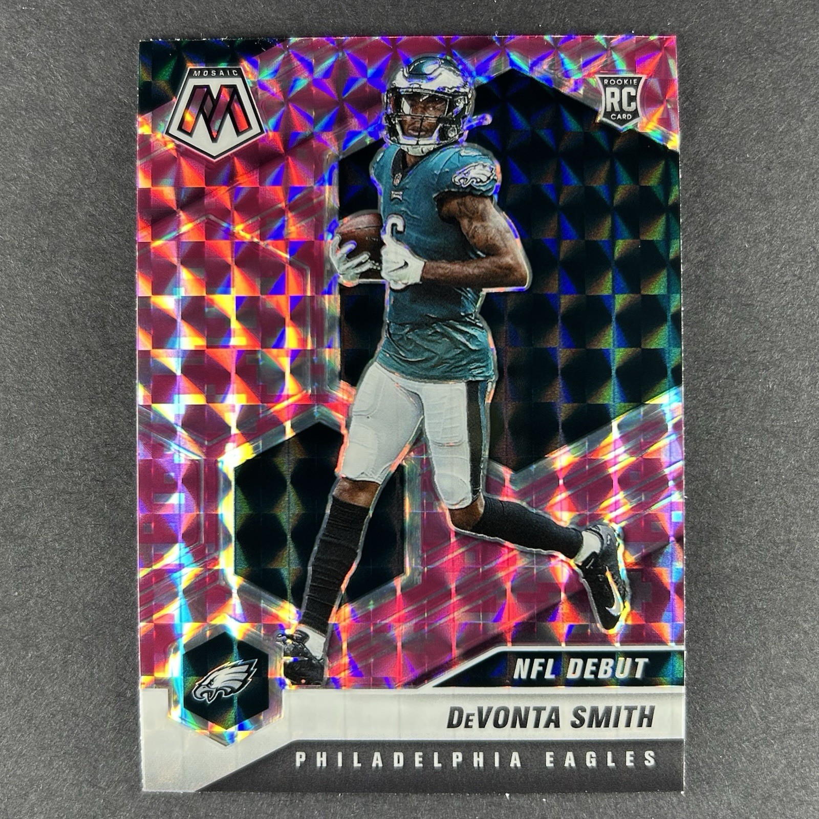 2021 DeVonta Smith Panini Mosaic NFL Debut Pink Camo Rookie #246