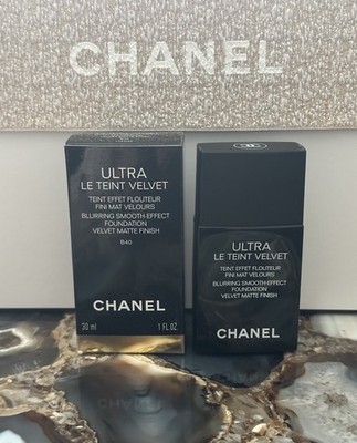 Chanel ULTRA LE TEINT VELVET Blurring Smooth Effect Matte Finish Foundation B40