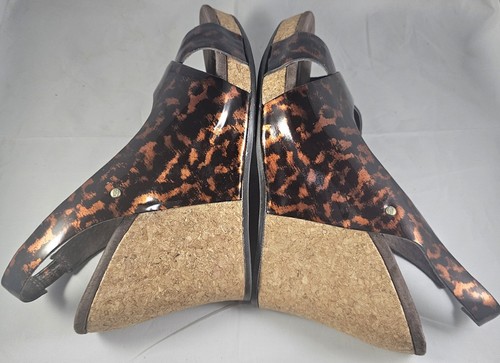 UGG 1926 HAZELNUSS Schildpatt Lackleder Kork Keilabsatz Fersenriemen Sandale Größe 6 - Bild 14 von 16