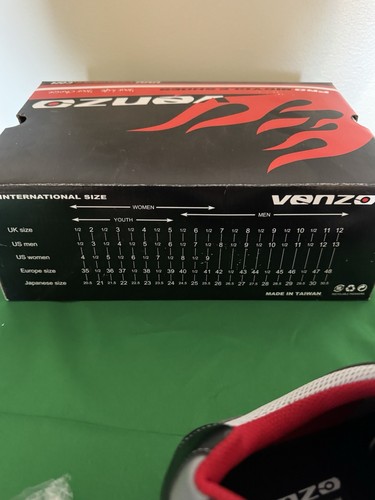 Benzo Road Bike Shoes And Pedals Men’s Size 10 (44.5) Black And Red - Picture 5 of 6