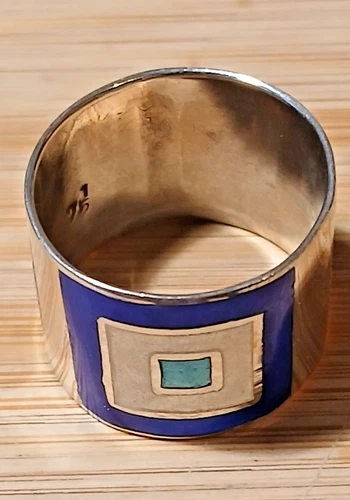 Vintage Ring, 15 mm band, 925 sterling silver, enamelled. Wt 5g, UK size N