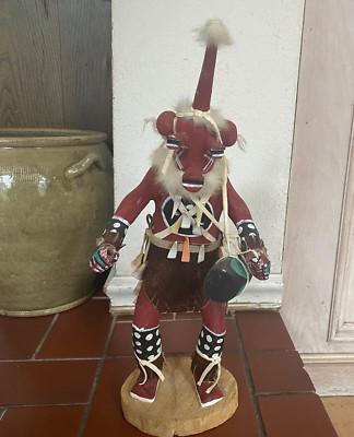 Indianer-Kachina-Handarbeit + signiert (Schlammkopf) 16'' Puppe