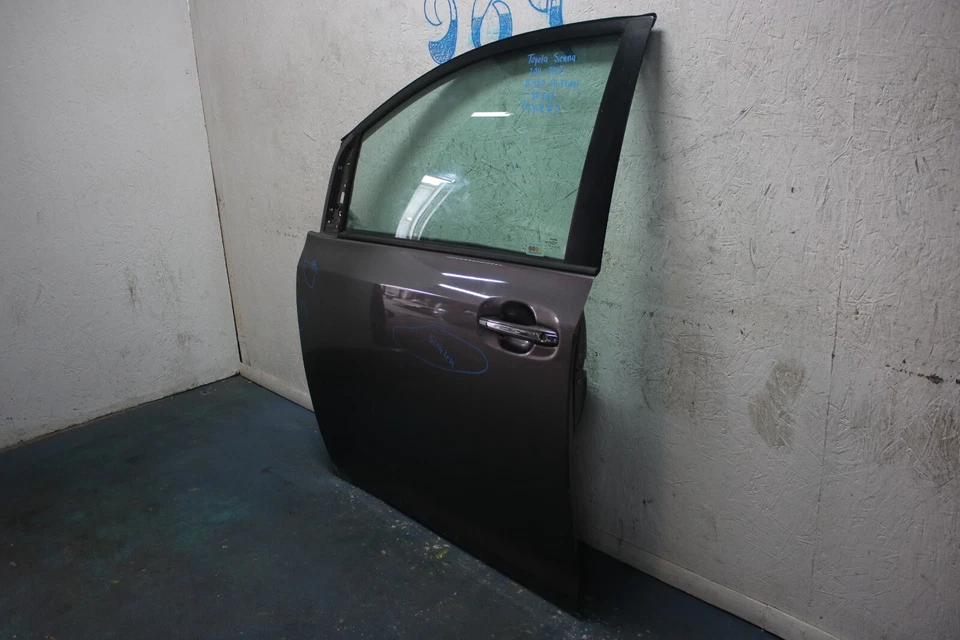 2011 2017 TOYOTA SIENNA LEFT SIDE FRONT DOOR - Image 3 of 4