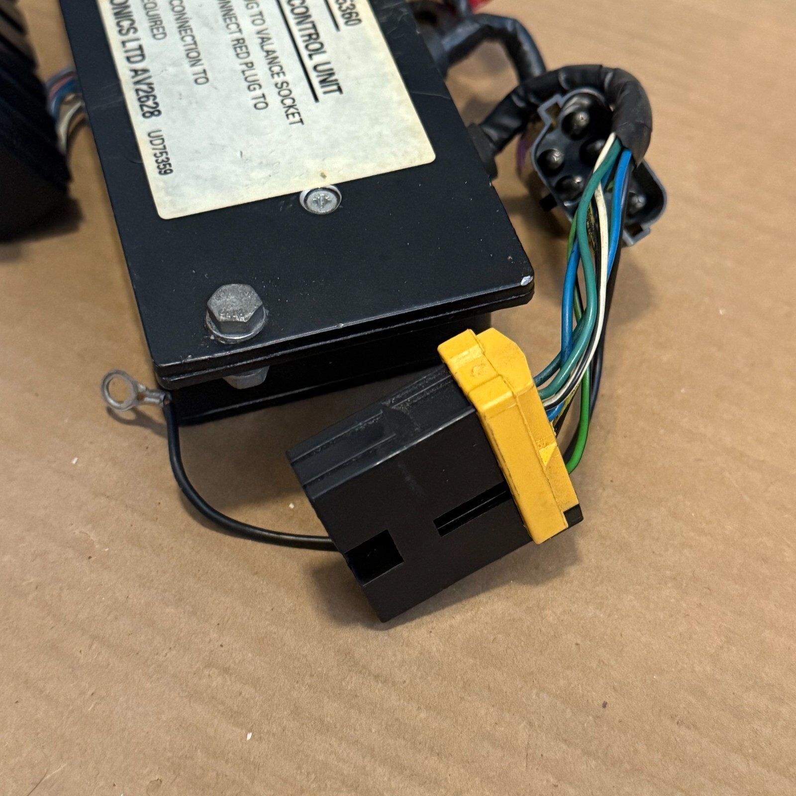 87 - 95 ROLLS ROYCE Bentley Plata Spirit Faro Headlamp Control Module Ud75360
