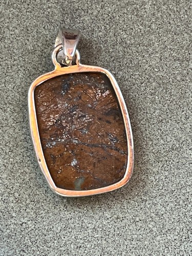 Green & Brown Rounded Rectangle Stone in 925 Silver Frame Pendant – marked on ba - Picture 4 of 7