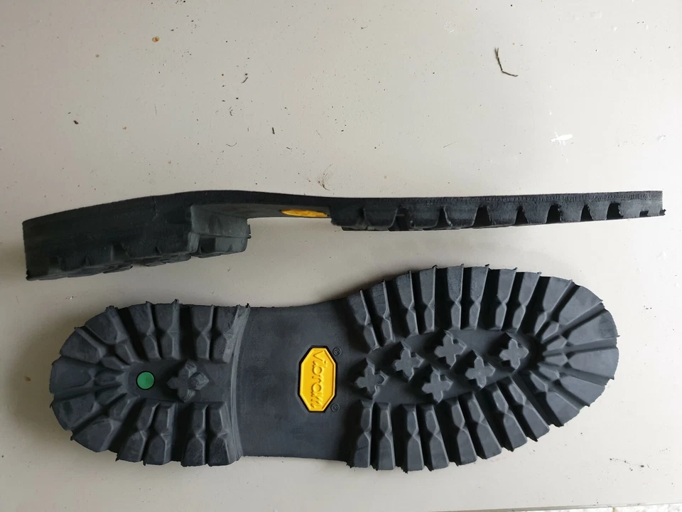 VIBRAM® "ca.1230"Langsohle, grobes P, vorgefräst /Pa Schuhreparatur Gr. 3-4/4½-5