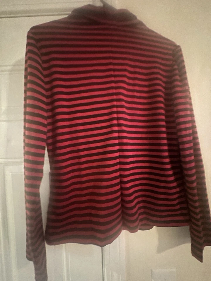 Blazer grande negro y fucsia a rayas centrales con cuerpo para dama Foto 2 de 2