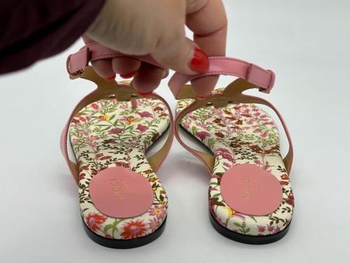 Sandalias planas Gucci Marmont doble logotipo GG tanga de cuero correa en T zapatos $790 - Imagen 9 de 13