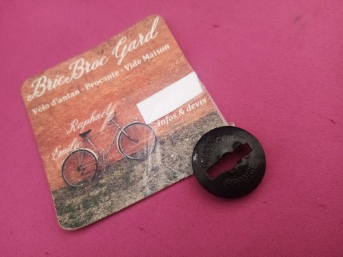 STRONGLIGHT DUST CAP BLACK BIKE CACHE POUSSIERE NOIR PLASTIQUE PEDALIER VELO - 第 1/7 張圖片