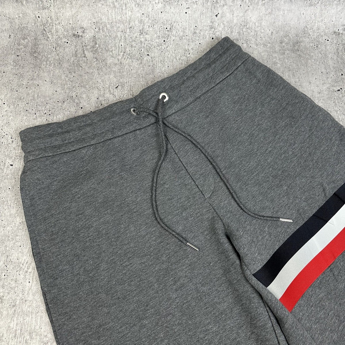 ショートパンツ MONCLER IVORY COTTON BERMUDA SHORTS White Ivory Cotton Bermuda Shorts - Pants & Shorts for Men