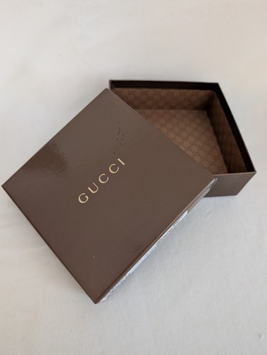 Authentische Gucci Geschenkbox Aufbewahrung Karton Braun Gold Logo 5,25" x 5,25" x 2" - Bild 3 von 15