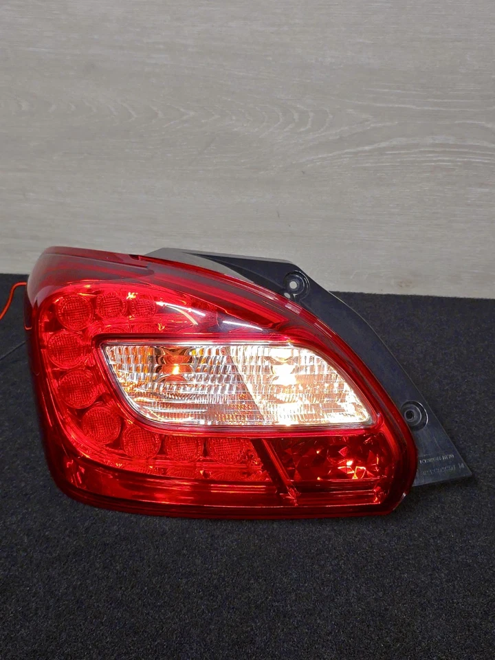 🐸 BONITO 17-20 Mitsubishi Mirage luz trasera izquierda conductor lámpara trasera LED Foto 4 de 4