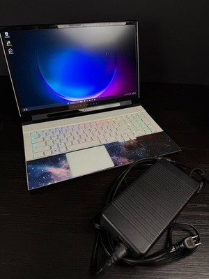 Alienware M17 R2 17.3'' i7-9750H 2.6GHz 16GB RAM 2.5TB SSD GeForce RTX 2070 Max-Q