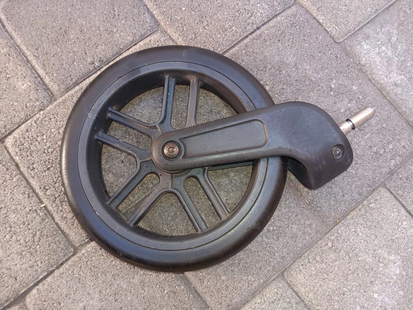 ONE (1) UPPAbaby Vista V1 Made After 2015  V2  Stroller Replacement Front Wheel