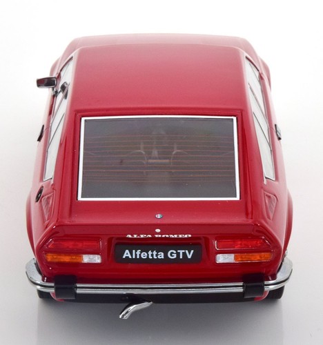 KK scale KKDC181091 1/18 Alfa Romeo Alfetta 2000 GTV 1976 Red Diecast Model Car - Picture 5 of 6