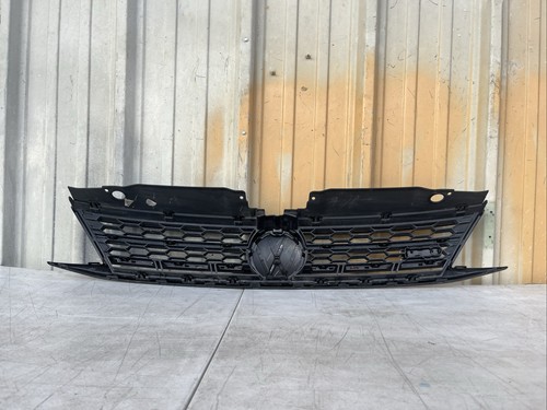 2015 2016 2017 2018 Volkswagen Jetta GLI Grill Used Oem 5C6853653J - Picture 13 of 19