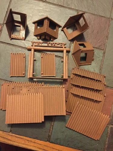 MARX FORT APACHE PLAYSET COMPLETE 1950s VINTAGE FORT UNBROKEN NM HARD PLASTIC