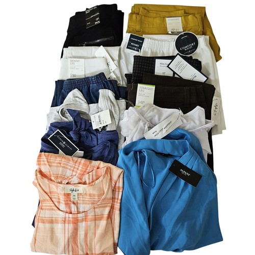 NEW MACYS WHOLESALE WOMENS PETITES CLOTHING LOT MIXED SIZES STYLES NWT 11 PIECES