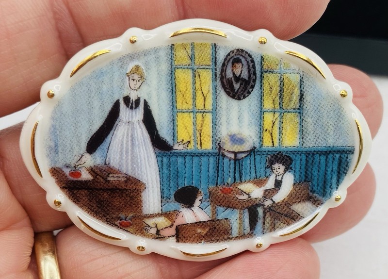 P BUCKLEY MOSS 2005 Pin Brooch/Pendant titled "TODAYS LESSON " with box