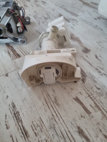 AEG  Waschmaschine L14AS7 AEG Pumpe Laugenpumpe