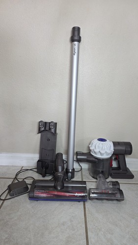 🔥Dyson V6 kabelloser beutelloser Staubsauger weißer Kopf 2 Aufsätze🔥