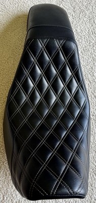 LUCKY DAVE'S Step-Up Tuck and Roll 2-Up Seat - Black Saddlemen 806-04-176
