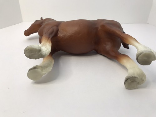 CLYDESDALE MARE - CHESTNUT - Breyer Model Horse With Green Coat - READ - Picture 14 of 19