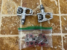 Wellgo R4 Road Bicycle Pedals Set 9/16 with Cleats