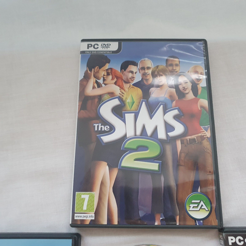 The Sims 2: Plus 3 Expansion packs (Pets, Bon Voyage, HM Fashion Stuff) - Picture 2 of 8