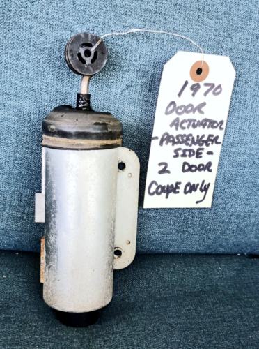 1970 GM PASSENGER RH Power Door Lock Actuator Solenoid --FULL SIZED COUPES ONLY! - Afbeelding 1 van 11