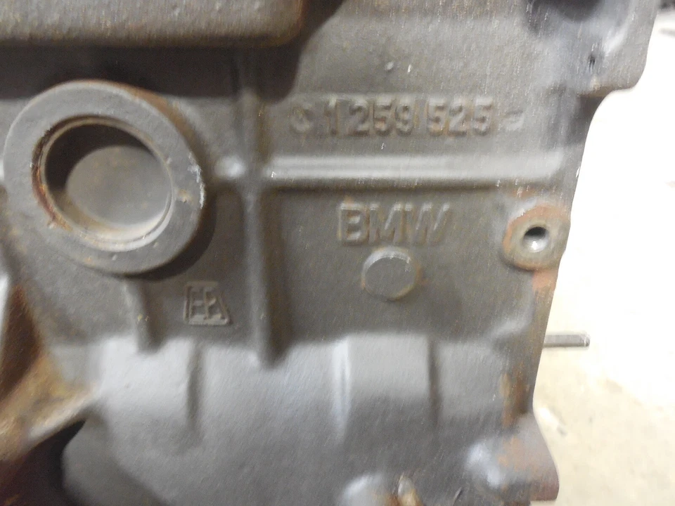Bloque motor BMW E3 3.0Si M30 6 cilindros 75-76 1259525 SOLO RECOGIDA LOCAL 11733 Foto 3 de 4