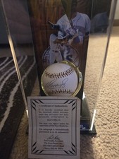 Ken Griffey Jr. Seattle Mariners Hall of Fame Autographed Baseball w/ COA