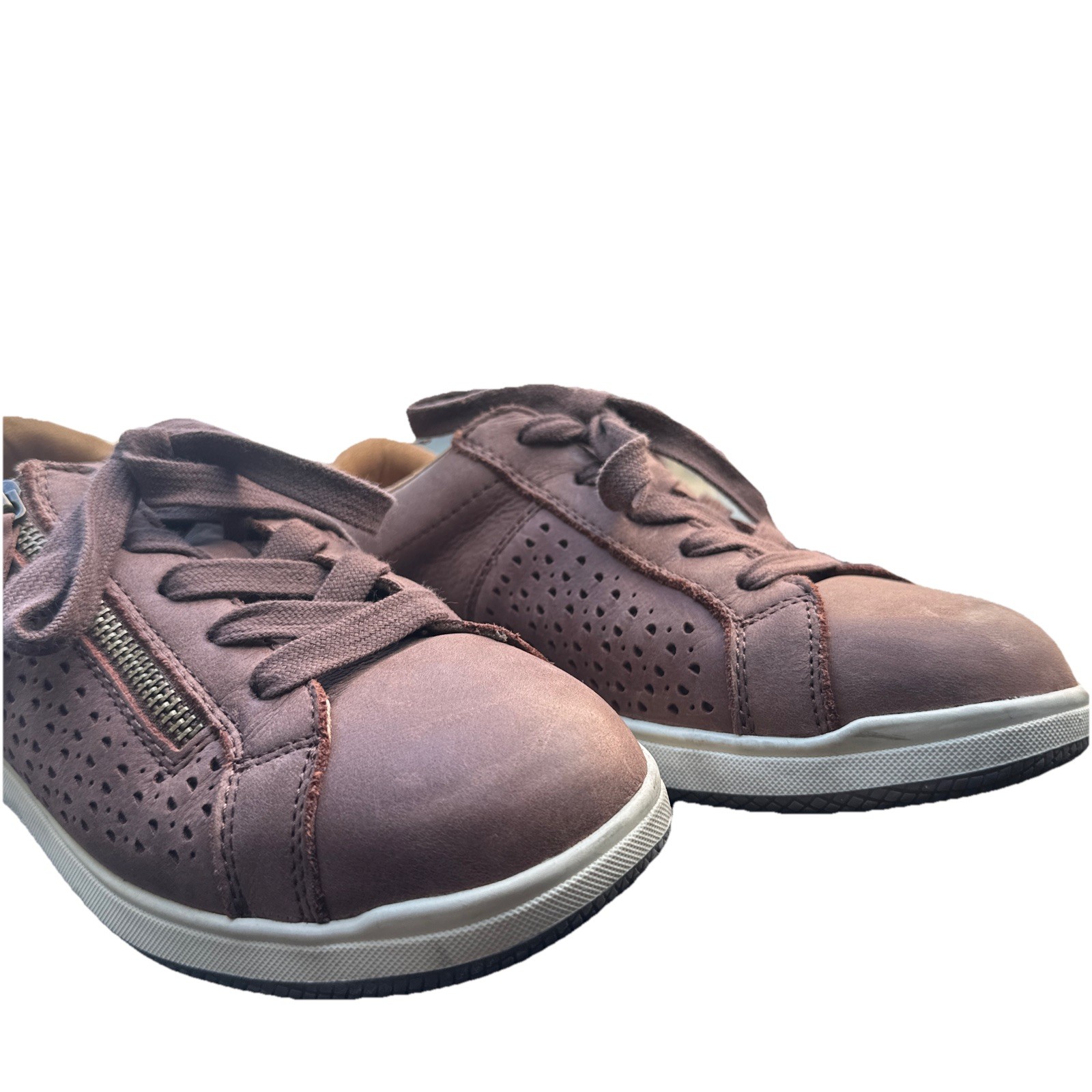 Earth Netta Round toe Lace up Sneakers women's Dark Natural Size 8