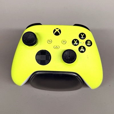 Microsoft Xbox Wireless Controller with Dock