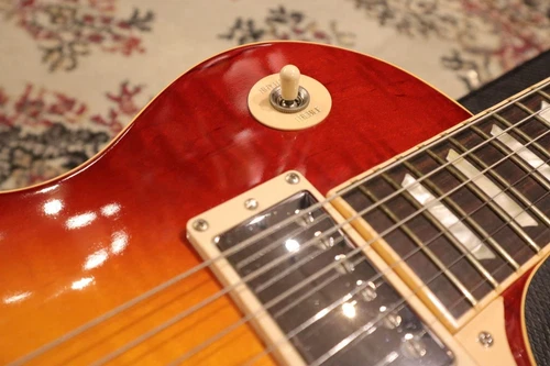 Gibson Good Condition Les Paul Traditional Plus Top Heritage Cherry Sunburst 201