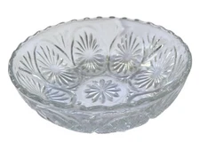 Anchor Hocking Medallion Glass Serving Bowl 7-3/4” Excellent Used Condition