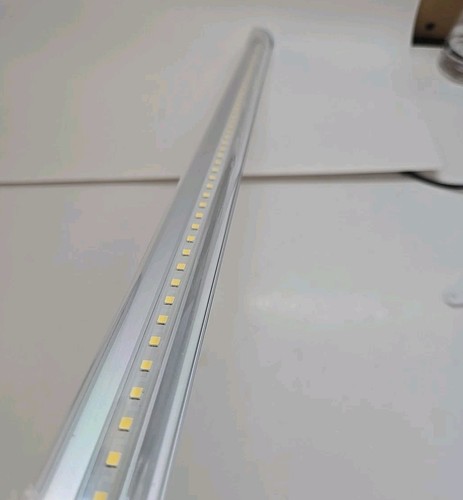 LED Tub Replacement T8 2ft (4x Pak)- 12W - 1560 Lumens - Base G13 - AC100 - 277V - Picture 4 of 6