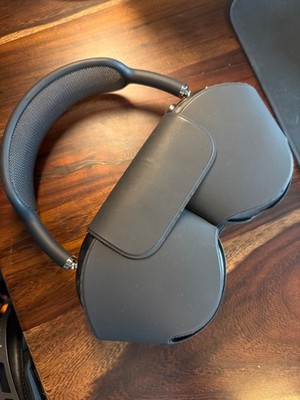 Apple AirPods Max Wireless Over-Ear Headset - Space Gray