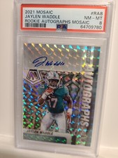 2021 Panini Mosaic - Rookie Autographs Jaylen Waddle PSA 8