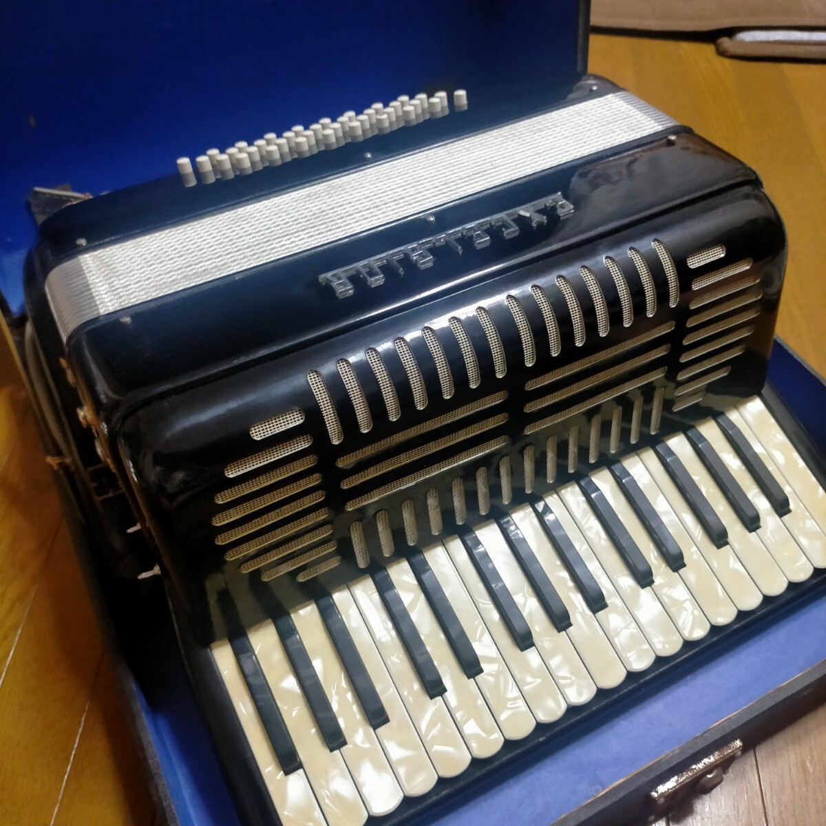 Excelsior model NO.536 accordion made in Italy Used Very Good