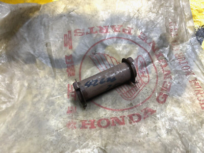 Honda Dream C71 C72 C76 C77 C78 CA72 CA77 Collar Rear Axle NOS P/N 42620-253-000