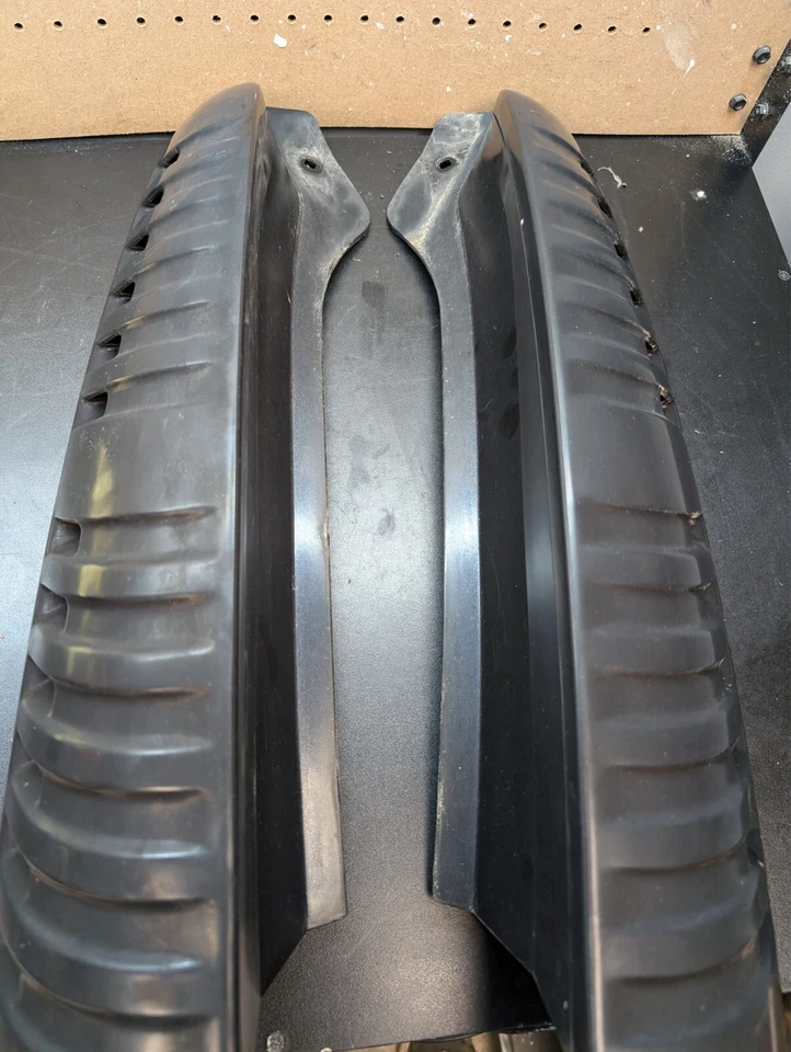 Panel de ajuste de pilar GMC YUKON D 2002-2006 - IZQUIERDA y derecha Foto 4 de 4