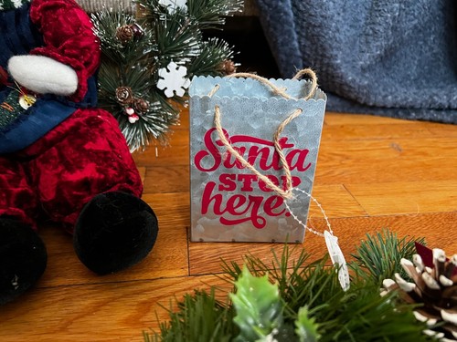 Lot of Holiday Wreaths, 1 large 1Med 1 smaller, 2 candle rings & Santa Bag metal - Picture 3 of 7