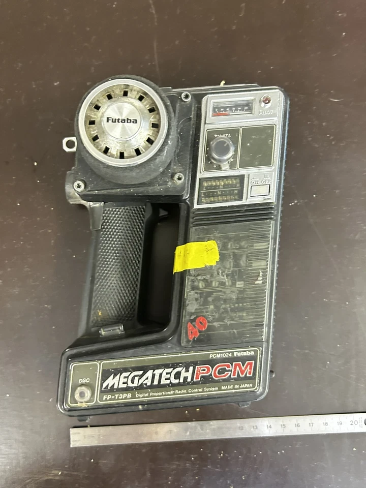 Radiocommande vintage Futaba Megatech PCM FP-T3PB – non testée - Photo 1/4