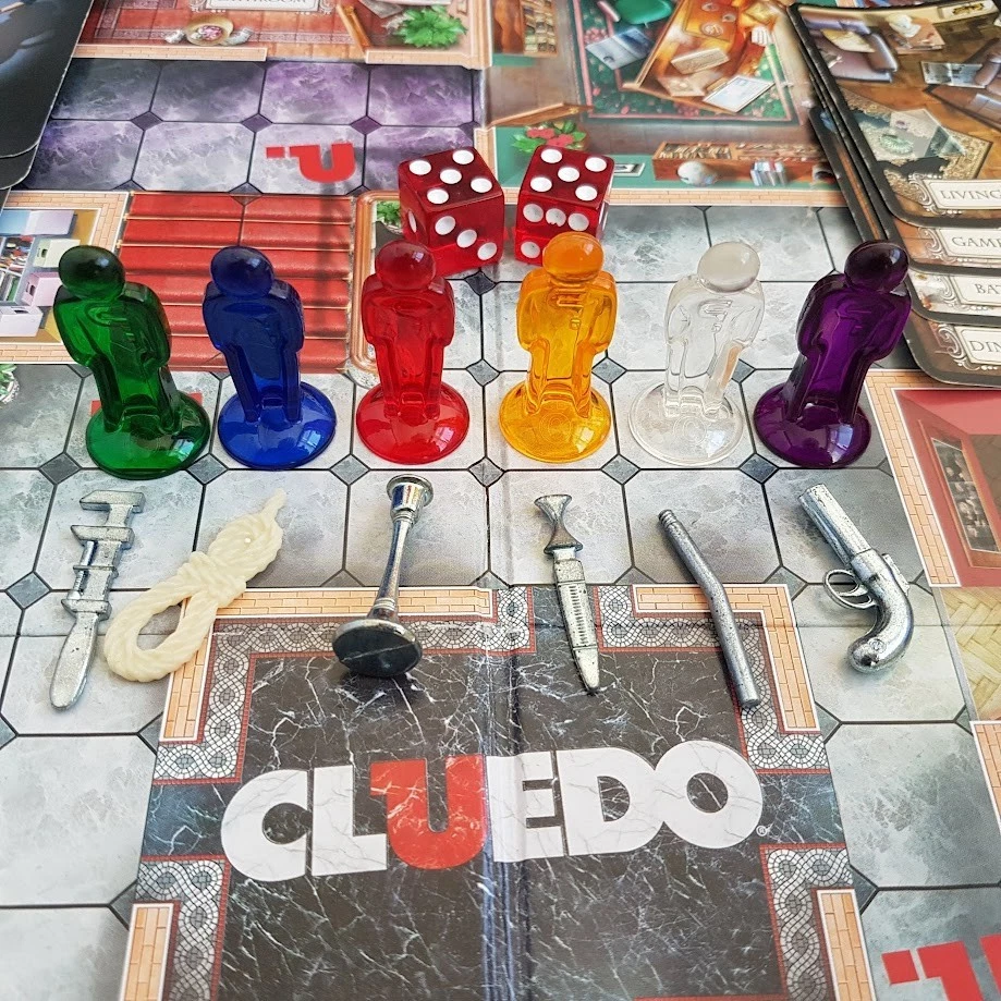CLUEDO Board Game - Classic Murder Mystery Detective - COMPLETE - Hasbro 2011 - Image 3 of 4